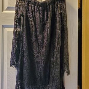 OFF THE SHOULDER LITTLE BLACK DRESS.